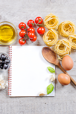 포토 JPG 해외이미지 곡선 방울토마토 파스타 사람없음 세로 둥지 밀 올리브 밀가루 페이지 마케팅 줄서기 페투치네 카피스페이스 탈리아텔레 해외202004 해외202105 해외포토 열매 선 토마토 모션 곡류 서양음식 공백 가루 파스타면 파일형식