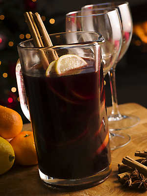 포토 JPG 해외이미지 음료 음식 크리스마스 오렌지 재료 유리 주류 실내 요리 사람없음 세로 와인 축제 알코올 대접 양념 레드와인 레몬 허브 향신료 레시피 꿀 노엘 따뜻한음료 브랜디 시나몬 코냑 해외202004 해외포토 식물 기념일 과일 재질 내부 향미료 파일형식