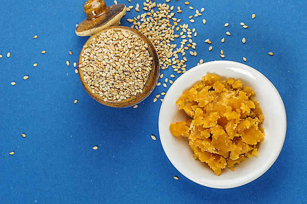 포토 JPG 해외이미지 지팡이 손바닥 사람없음 태양 조미료 설탕 허브 향신료 깨 1월 해외202004 해외202105 해외포토 자연요소 식물 손 식재료 날짜 향미료 파일형식