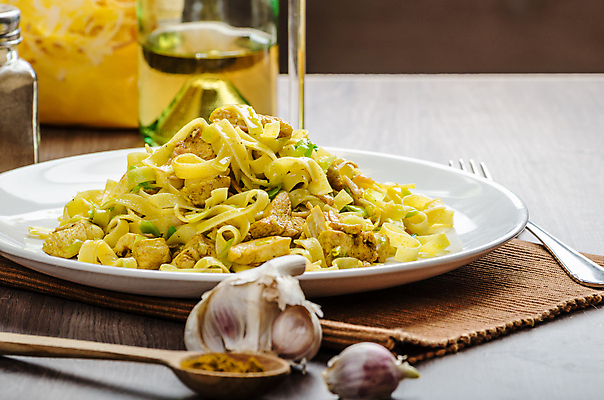 포토 JPG 해외이미지 잎 토마토 채소 파스타 마늘 스파게티 사람없음 와인 면 가슴 허브 부추 바질 바이오 볼로냐 페투치네 탈리아텔레 해외202004 해외202105 해외포토 식물 주류 서양음식 신체부위 파스타면 파일형식