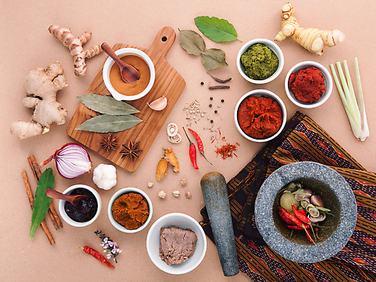 포토 JPG 해외이미지 식재료 실내 마늘 종류 사람없음 식탁보 홍고추 생강 막자사발 나무도마 월계수 적양파 분홍색배경 해외202004 팔각회향 해외202105 해외포토 분홍색 백그라운드 채소 고추 양파 도마 내부 목재 사발 향신료 파일형식