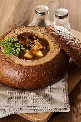 포토 JPG 해외이미지 빵 채소 파슬리 마늘 사람없음 당근 허브 완두콩 브런치 로즈메리 크루통 해외202004 해외202105 해외포토 식물 음식 콩 뿌리채소 식사 파일형식