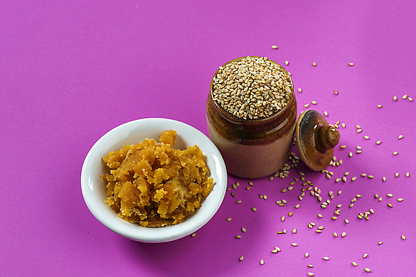 포토 JPG 해외이미지 지팡이 손바닥 사람없음 태양 조미료 설탕 허브 향신료 깨 1월 해외202004 해외202105 해외포토 자연요소 식물 손 식재료 날짜 향미료 파일형식