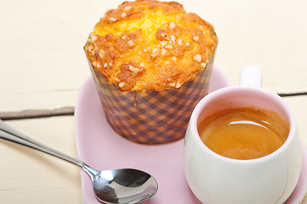 포토 JPG 해외이미지 커피 음료 음식 디저트 사람없음 컵 케이크 거품 카페 머그컵 설탕 컵케이크 크림 브런치 서빙 머핀 카푸치노 에스프레소 모카 맛있는 해외202004 해외포토 식기 빵 상점 식사 파일형식