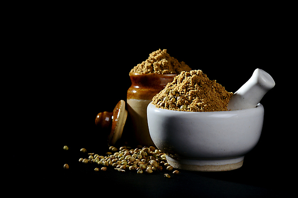 포토 JPG 해외이미지 채소 사람없음 고수 가루 허브 아로마 카레 마살라 막자 해외202004 해외202105 해외포토 식물 음식 향신료 파일형식