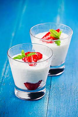 포토 JPG 해외이미지 과일 사람없음 민트 허브 브런치 베리 요거트 해외202004 해외202105 해외포토 식물 유제품 식사 파일형식