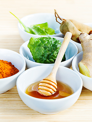 포토 JPG 해외이미지 사람없음 상점 촉촉함 허브 스킨케어 꿀 비타민 생강 알로에 강황 억울 해외202004 해외202105 해외포토 식물 감정 채소 식재료 뷰티 젖음 영양소 파일형식