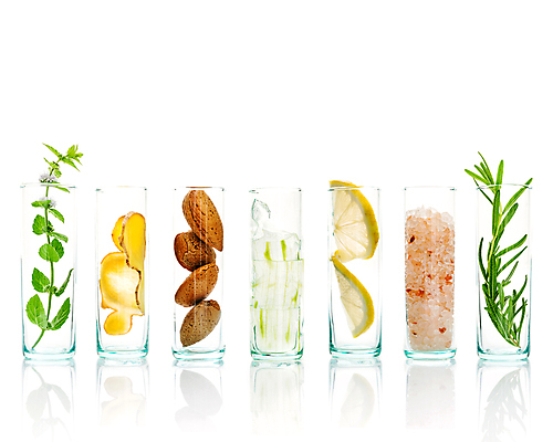 포토 JPG 해외이미지 잔 실내 사람없음 레몬 민트 흰배경 담기 슬라이스 일렬 생강 로즈메리 알로에 해외202004 해외202105 핑크솔트 해외포토 식물 식기 백그라운드 채소 과일 모션 내부 흰색 허브 소금 파일형식