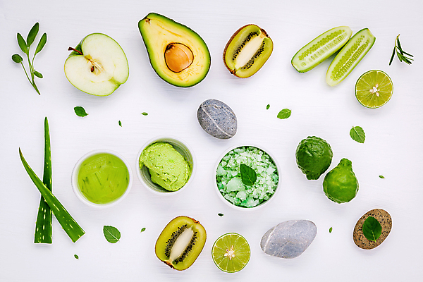 포토 JPG 해외이미지 그릇 단면 오이 실내 키위 사람없음 하이앵글 사과 피부관리 흰배경 청사과 라임 로즈메리 아보카도 스톤 세이지 스크럽 알로에 입욕소금 해외202004 해외202105 해외포토 식물 식기 뷰포인트 백그라운드 채소 과일 내부 뷰티 흰색 미용용품 허브 소금 파일형식