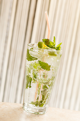 포토 JPG 해외이미지 음료 주류 사람없음 초록색 주스 칵테일 시원함 모히토 해외202004 해외포토 컬러 파일형식