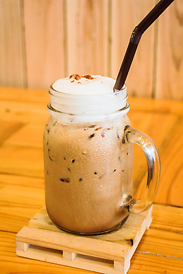 포토 JPG 해외이미지 커피 음료 디저트 사람없음 갈색 초콜릿 얼음 카페 고급 달콤 시원함 쉐이크 해외202004 해외포토 자연요소 음식 컬러 컨셉 상점 맛 파일형식