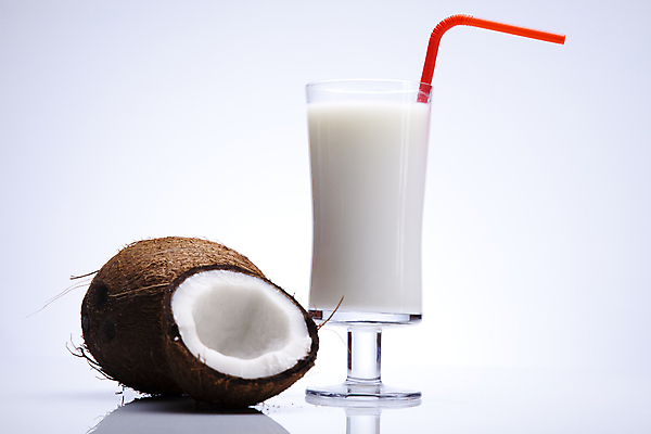 포토 JPG 해외이미지 과일 사람없음 흰색 알코올 칵테일 코코넛 해외202004 해외포토 컬러 주류 파일형식