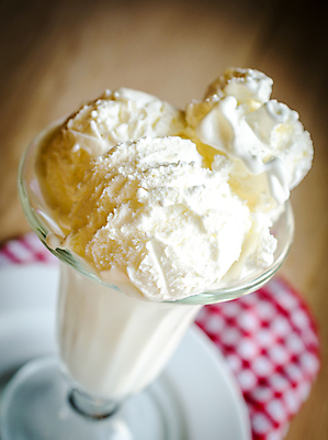 포토 JPG 해외이미지 접시 음식 아이스크림 디저트 사람없음 달콤 시원함 크림 바닐라 해외202004 해외포토 식기 맛 파일형식