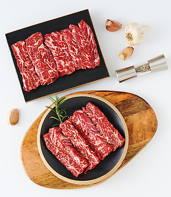 포토 JPG 스튜디오촬영 그릇 음식 식재료 실내 마늘 생고기 육류 사람없음 하이앵글 흰배경 후추통 나무도마 안창살 국내포토 식기 뷰포인트 백그라운드 채소 도마 내부 목재 소고기 흰색 양념통 파일형식