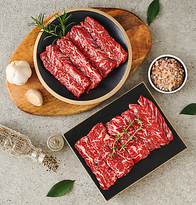 포토 JPG 스튜디오촬영 그릇 음식 식재료 회색배경 실내 마늘 생고기 육류 사람없음 하이앵글 소금 후추통 나무도마 안창살 국내포토 식기 뷰포인트 백그라운드 채소 도마 내부 목재 회색 소고기 양념통 파일형식