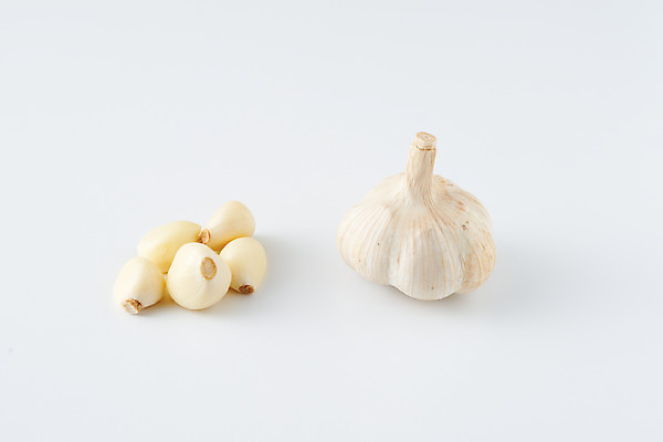 포토 JPG 스튜디오촬영 식재료 실내 마늘 사람없음 흰배경 통마늘 국내포토 백그라운드 채소 내부 흰색 파일형식