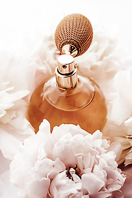 포토 JPG 해외이미지 사람없음 화장품 작약 향수병 해외포토 꽃 뷰티 향수 병_담는 파일형식