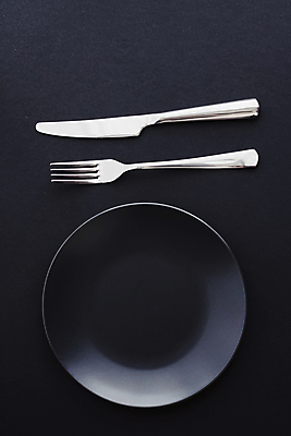 포토 JPG 해외이미지 그릇 식기 접시 포크 검은배경 사람없음 하이앵글 나이프 해외포토 뷰포인트 백그라운드 검은색 칼 파일형식
