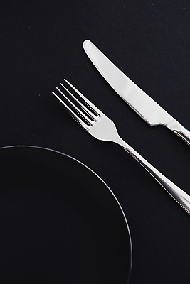 포토 JPG 해외이미지 그릇 식기 접시 포크 검은배경 사람없음 나이프 해외포토 백그라운드 검은색 칼 파일형식