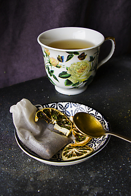 포토 JPG 해외이미지 접시 건조 사람없음 빈티지 찻잔 티스푼 레몬 찻잎 건과일 티백 허브차 해외포토 식기 컨셉 과일 잔 차_음료 숟가락 파일형식