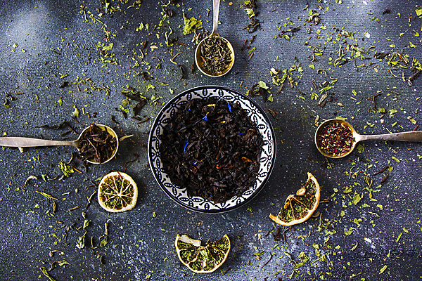 포토 JPG 해외이미지 그릇 건조 사람없음 하이앵글 티스푼 찻잎 건과일 허브차 해외포토 식기 뷰포인트 과일 차_음료 숟가락 파일형식