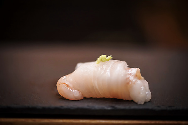 포토 JPG 접시 실내 근접촬영 사람없음 회 신선 광어 일식집 일본음식 단새우 오마카세 국내포토 식기 음식 뷰포인트 새우 어류 내부 식당 파일형식