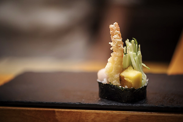 포토 JPG 실내 사람없음 아웃포커스 신선 김밥 일식집 일본음식 돌접시 오마카세 국내포토 접시 음식 촬영기법 내부 식당 파일형식