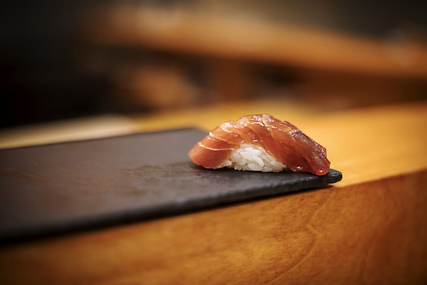 포토 JPG 실내 사람없음 아웃포커스 초밥 신선 일식집 일본음식 돌접시 오마카세 국내포토 접시 음식 촬영기법 내부 식당 파일형식