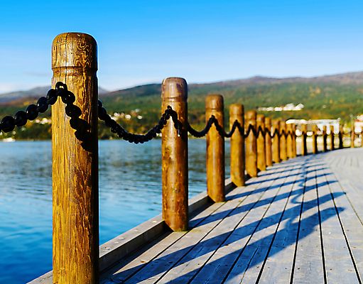 포토 JPG 해외이미지 바다 하늘 노르웨이 풍경 사람없음 야외 울타리 항구 기둥 중앙 방파제 해외202004 해외포토 공공시설 건축 유럽 교통시설 담장 파일형식