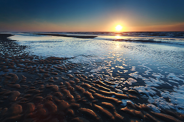 포토 JPG 해외이미지 모래 파도 바다 하늘 풍경 사람없음 야외 햇빛 태양 일몰 썰물 네덜란드 장노출 해외202004 해외포토 자연요소 유럽 촬영기법 노을 파일형식