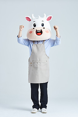 포토 JPG 스튜디오촬영 전신 남자 회색배경 새해 실내 한명 서기 성인 앞모습 30대 파이팅 앞치마 한국인 소띠 소캐릭터 동물탈 인형탈 성인남자한명만 2021년 소상공인 국내포토 직업 1 뷰포인트 동물캐릭터 백그라운드 모션 사람 동양인 내부 장년 경제 회색 십이지신 소 상인 연도 탈 남자한명만 성인남자만 파일형식