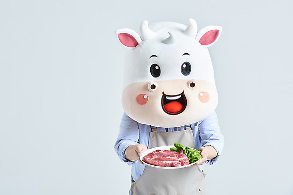 포토 JPG 스튜디오촬영 남자 회색배경 새해 실내 생고기 한명 들기 상반신 성인 앞모습 30대 앞치마 한국인 소고기 소띠 소캐릭터 동물탈 인형탈 성인남자한명만 2021년 소상공인 국내포토 직업 1 뷰포인트 동물캐릭터 백그라운드 모션 육류 사람 동양인 내부 장년 경제 회색 십이지신 소 상인 연도 탈 남자한명만 성인남자만 파일형식