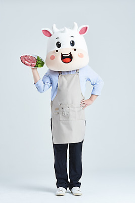 포토 JPG 스튜디오촬영 전신 남자 허리손 회색배경 새해 실내 생고기 한명 서기 들기 성인 앞모습 30대 앞치마 한국인 소고기 소띠 소캐릭터 동물탈 인형탈 성인남자한명만 2021년 소상공인 국내포토 직업 1 뷰포인트 동물캐릭터 포즈 백그라운드 모션 육류 사람 동양인 내부 장년 경제 회색 십이지신 소 상인 연도 탈 남자한명만 성인남자만 파일형식