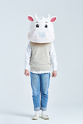 포토 JPG 스튜디오촬영 전신 남자 회색배경 새해 실내 마스크 한명 서기 20대 성인 앞모습 한국인 소띠 소 소캐릭터 동물탈 인형탈 성인남자한명만 2021년 국내포토 1 뷰포인트 동물캐릭터 백그라운드 포유류 모션 사람 동양인 청년 내부 회색 십이지신 연도 탈 남자한명만 성인남자만 파일형식