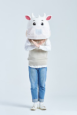 포토 JPG 스튜디오촬영 전신 남자 회색배경 새해 실내 건강 마스크 한명 서기 손짓 20대 성인 앞모습 한국인 금지 소띠 소 X 아니오 소캐릭터 동물탈 인형탈 엄격한 성인남자한명만 2021년 국내포토 1 알파벳 뷰포인트 동물캐릭터 백그라운드 포유류 모션 사람 동양인 청년 내부 회색 십이지신 연도 탈 남자한명만 성인남자만 파일형식