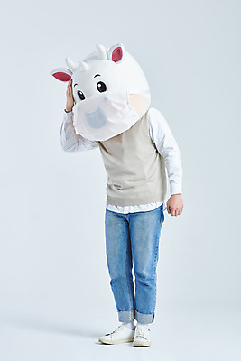 포토 JPG 스튜디오촬영 전신 남자 회색배경 새해 실내 건강 마스크 한명 서기 20대 성인 옆모습 한국인 소띠 소 두통 소캐릭터 동물탈 인형탈 성인남자한명만 2021년 국내포토 1 뷰포인트 동물캐릭터 백그라운드 포유류 모션 사람 동양인 청년 내부 회색 십이지신 질병 연도 탈 남자한명만 성인남자만 파일형식