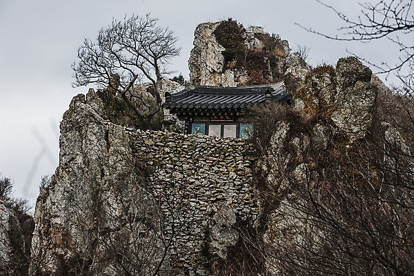 포토 JPG 주간 산 한국 풍경 사람없음 야외 전라남도 해남 국내여행 암자 달마산 도솔암 국내포토 자연요소 아시아 여행 종교건축 사찰 전라도 파일형식