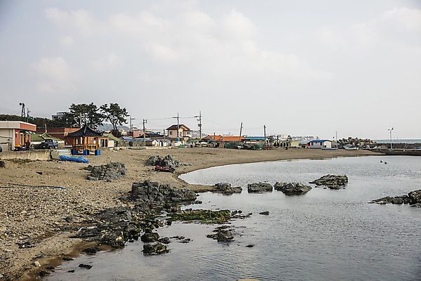 포토 JPG 주간 바다 하늘 주택 한국 풍경 사람없음 야외 마을 경상북도 어촌 동해 국내여행 포항 국내포토 자연요소 아시아 여행 건물 시골 경상도 파일형식