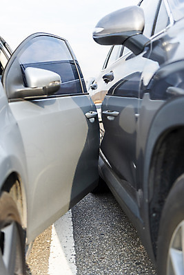 포토 JPG 주간 자동차 사람없음 야외 오픈 주차 좁은 주차장 차문 주차위반 국내포토 자연요소 육상교통 파일형식