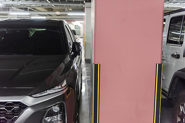 포토 JPG 자동차 사람없음 주차 좁은 지하주차장 주차위반 국내포토 육상교통 주차장 파일형식