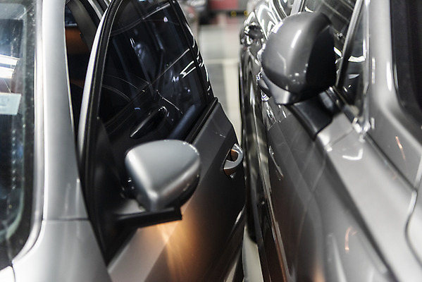 포토 JPG 자동차 근접촬영 사람없음 주차 좁은 차문 지하주차장 주차위반 국내포토 육상교통 뷰포인트 주차장 파일형식