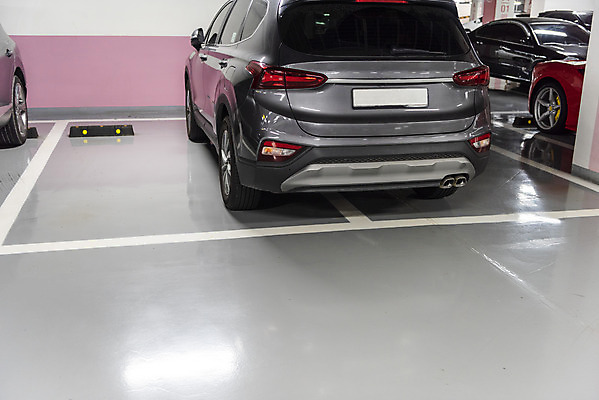 포토 JPG 자동차 사람없음 주차 침범 지하주차장 비매너 주차위반 국내포토 육상교통 주차장 파일형식