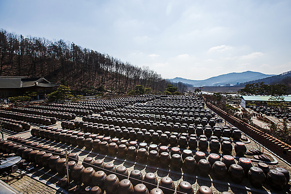 포토 JPG 주간 하늘 산 한국 풍경 사람없음 야외 항아리 충청남도 일렬 국내여행 국내포토 자연요소 아시아 여행 도자기 충청도 파일형식