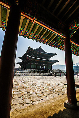 포토 JPG 주간 서울 한국 풍경 사람없음 야외 관광지 궁전 기둥 경복궁 처마 국내여행 국내포토 자연요소 건축 아시아 여행 고건축 파일형식