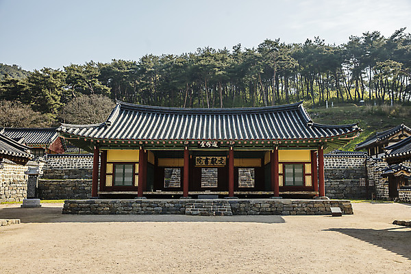 포토 JPG 주간 나무 한옥 풍경 사람없음 야외 충청남도 언덕 국내여행 서원 서천 국내포토 자연요소 식물 한국전통 여행 고건축 충청도 파일형식