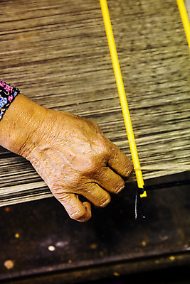 포토 JPG 한국전통 손 실내 신체부위 충청남도 모시 국내여행 걸기 한산 국내포토 전통 여행 모션 한국 사람 내부 직물 충청도 파일형식