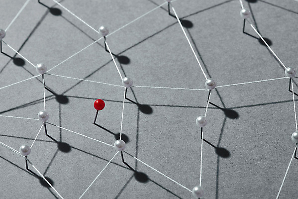 포토 JPG 스튜디오촬영 비즈니스 회색배경 실내 사람없음 네트워크 실 압정 연결 오브젝트 공유 소셜네트워크 빅데이터 국내포토 백그라운드 내부 사무용품 회색 파일형식 4차산업