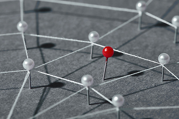 포토 JPG 스튜디오촬영 비즈니스 회색배경 실내 근접촬영 사람없음 네트워크 실 압정 연결 오브젝트 공유 소셜네트워크 빅데이터 국내포토 뷰포인트 백그라운드 내부 사무용품 회색 파일형식 4차산업