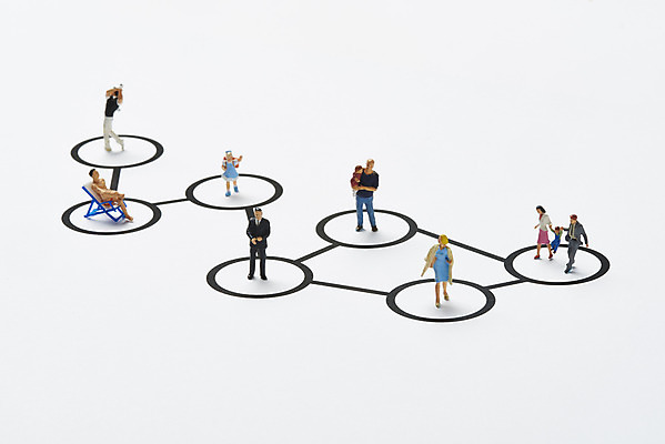 포토 JPG 스튜디오촬영 선 비즈니스 실내 사람없음 네트워크 연결 오브젝트 흰배경 인물미니어처 공유 공동체 사회적거리두기 포스트코로나 위드코로나 국내포토 캠페인 백그라운드 내부 미니어처 흰색 사회이슈 파일형식 코로나바이러스