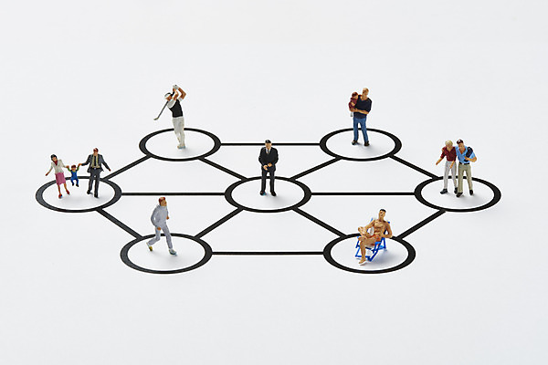 포토 JPG 스튜디오촬영 선 비즈니스 실내 사람없음 네트워크 연결 오브젝트 흰배경 인물미니어처 공유 공동체 사회적거리두기 포스트코로나 위드코로나 국내포토 캠페인 백그라운드 내부 미니어처 흰색 사회이슈 파일형식 코로나바이러스